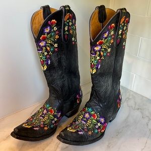 Old Gringo cowboy boots, black with colorful, embroidered flowers